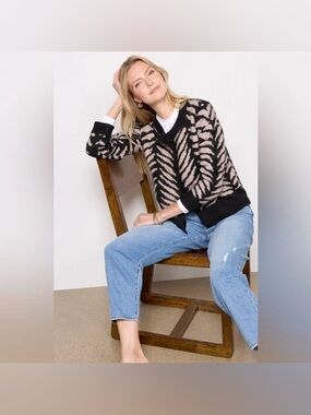 Design History tan and black cardigan size 2x NWT